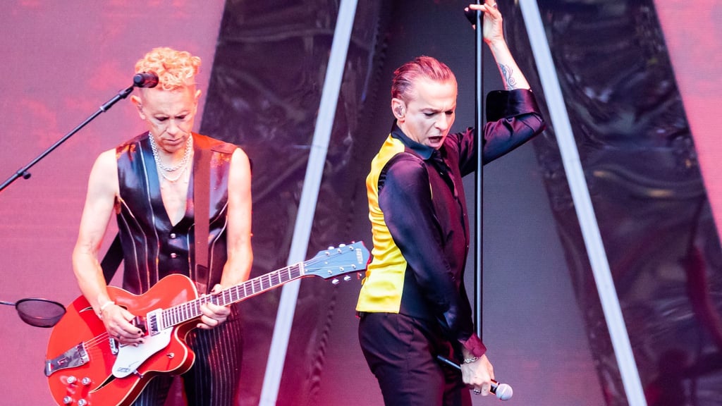 Das britische Elektro-Duo Depeche Mode bringt mit „Depeche Mode: M“ einen neuen Konzertfilm auf die Kinoleinwände. (Archivfoto)