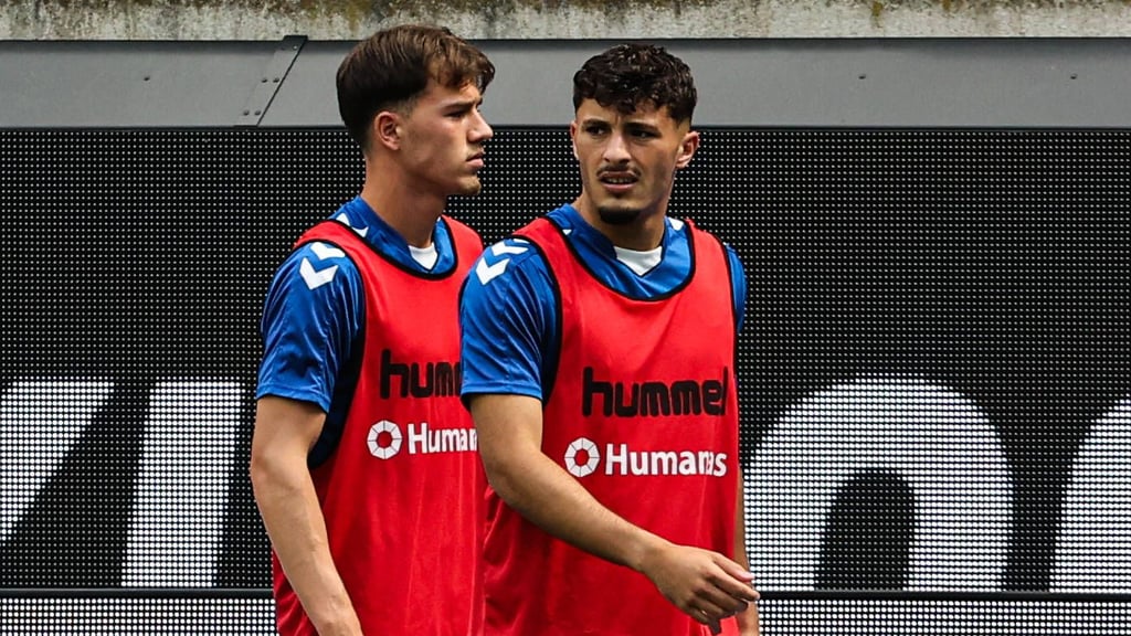Eldin Dzogovic (re.) feierte sein kurzes Zweitliga-Comeback. Andere Talente, wie zuletzt Noah Pesch, sitzen beim 1. FC Magdeburg auf der Bank.