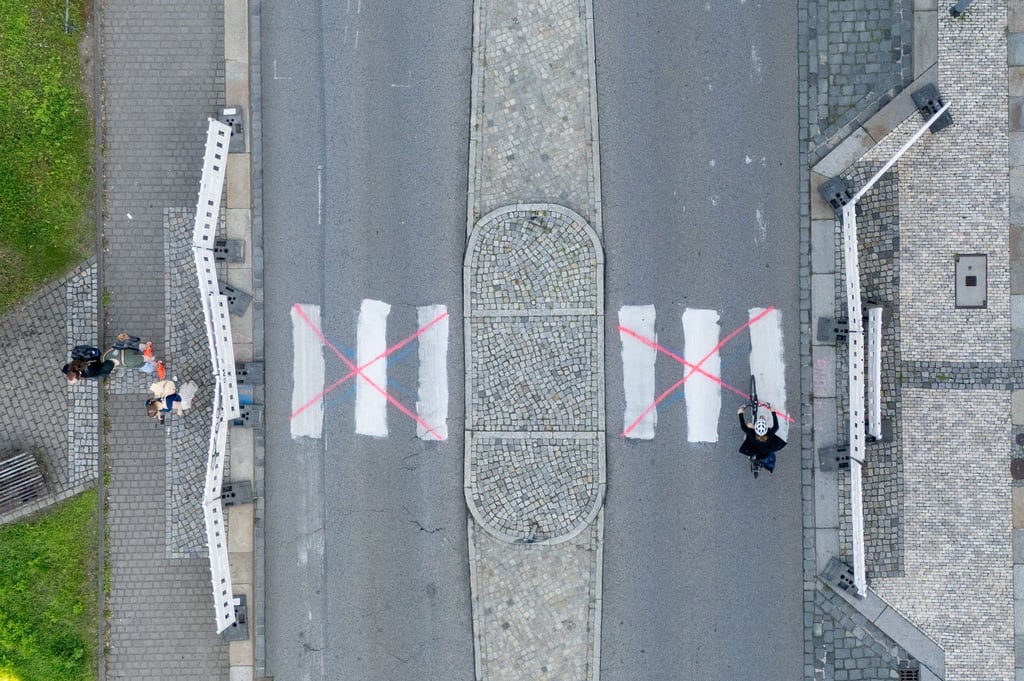 Die Stadt Dresden hat einen Straßenübergang an einem selbstgemalten Zebrastreifen gesperrt.