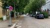 Blick in die Jordanstraße/ Ecke Dürerstraße in Magdeburg Ende Juli: Die Schilder, die ein „absolutes Halteverbot“ anzeigen, sind entgegen der Fahrtrichtung aufgestellt.