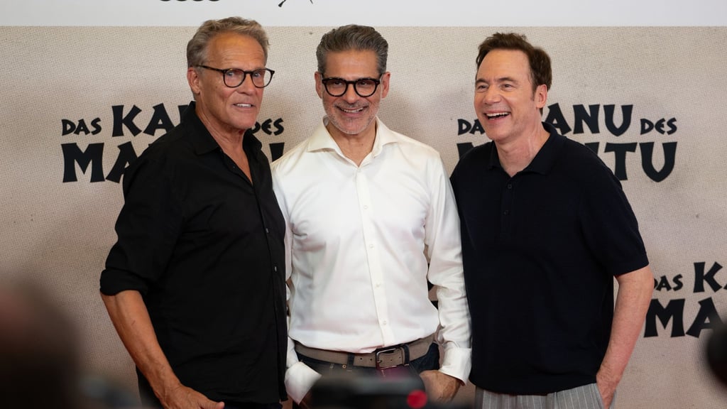 „Das Kanu des Manitu“ hat knapp 25 Jahre nach dem Kinoerfolg „Der Schuh des Manitu“ Weltpremiere gefeiert.