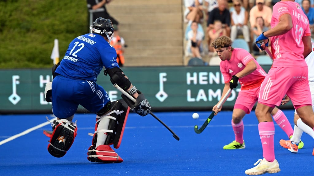 Torjäger Prinz trifft für Deutschland.