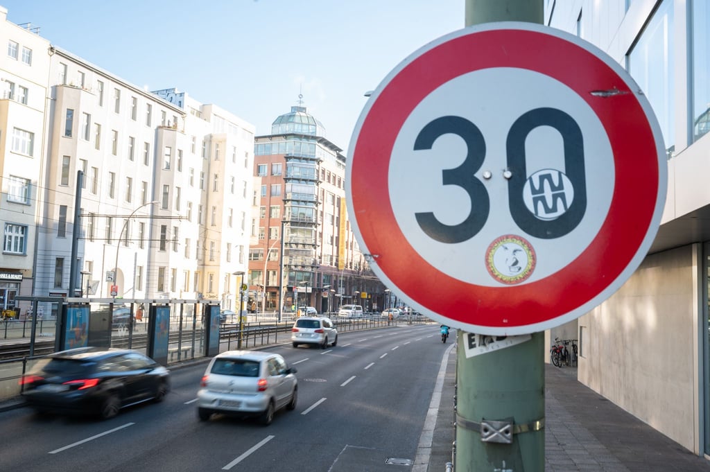 Für die Anordnung von Tempo 30-Abschnitten kann es verschiedene Begründungen geben. (Archivbild)