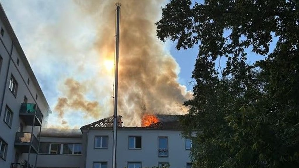 Die Feuerwehr hatte bei dem Brand in Merseburg alle Hände voll zu tun.