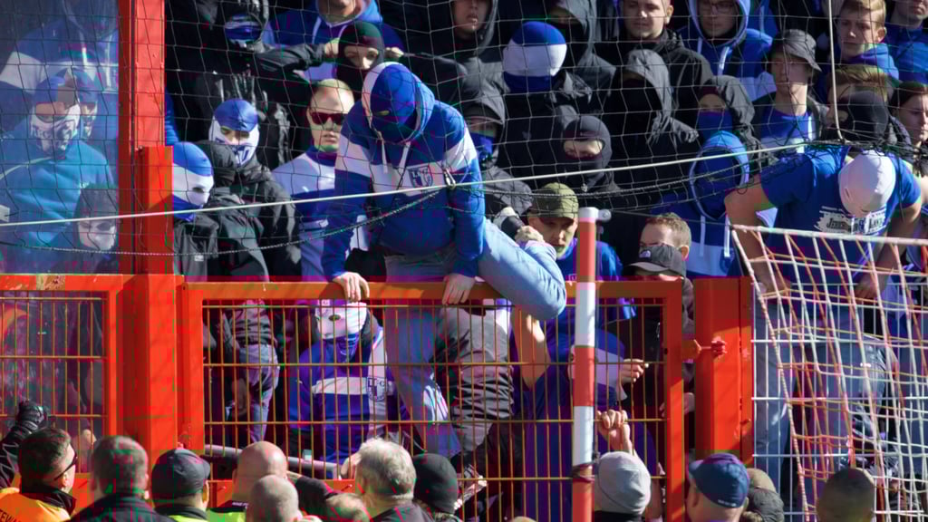Szenen wie diese schließt die Polizei in Saarbrücken für das Pokalspiel am Freitag nicht aus.