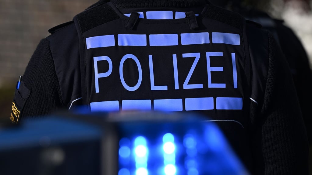 In Jerichow wurde ein Mann mit Sturmhaube angehalten, weil er zu schnell unterwegs war.