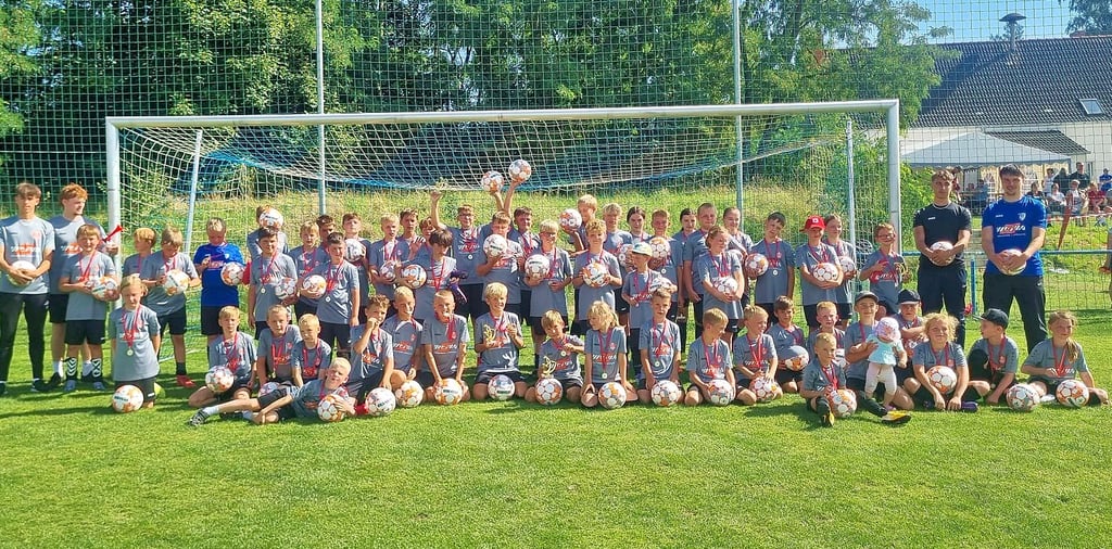 Gruppenfoto Weima Sommercamp Fussball in Prettin