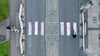 Abgesperrt und durchgestrichen: der Do-it-yourself-Zebrastreifen.