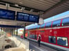 Die Regionalbahn 40 erreicht den Bahnhof in Burg mit erheblicher Verspätung. Grund ist ein Problem auf der Strecke zwischen Burg und Magdeburg.