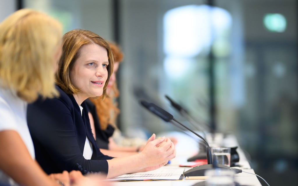 Kultusministerin Hamburg wirbt zum Schulstart für Geduld und verspricht, weiter um jede Lehrkraft zu kämpfen.