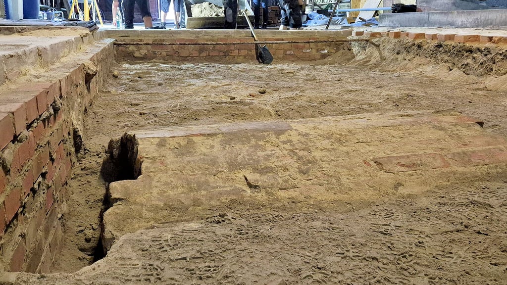 Was bei den Sanierungsarbeiten im Stendaler Dom entdeckt wurde, hat bei Dompfarrer Markus Schütte zwar Freude, aber auch tiefe Enttäuschung ausgelöst.