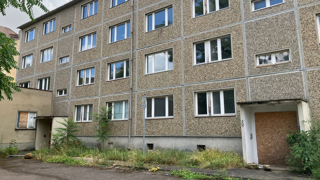 Der fast leere Wohnblock in der Weißenfelser Nikolaistraße
