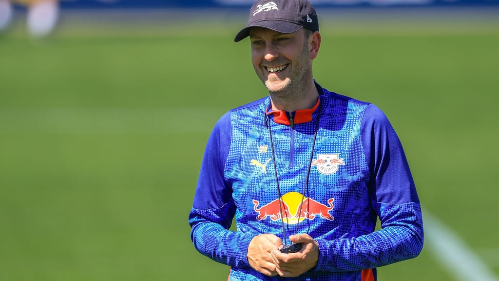 RB Leipzigs Trainer Ole Werner freut sich über den nächsten Neuzugang.