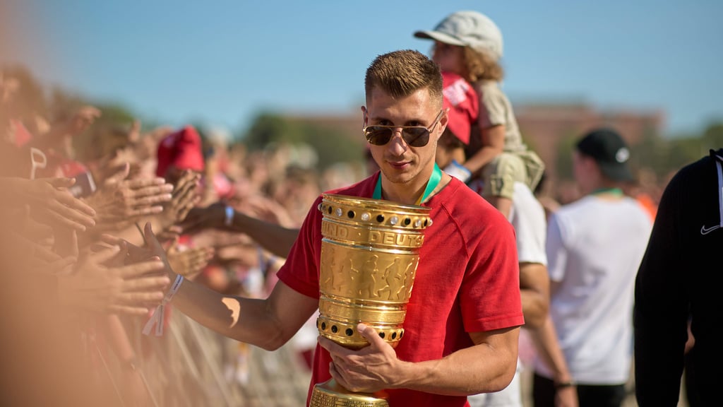 Willi Orban hier nach dem Gewinn des DFB-Pokals.