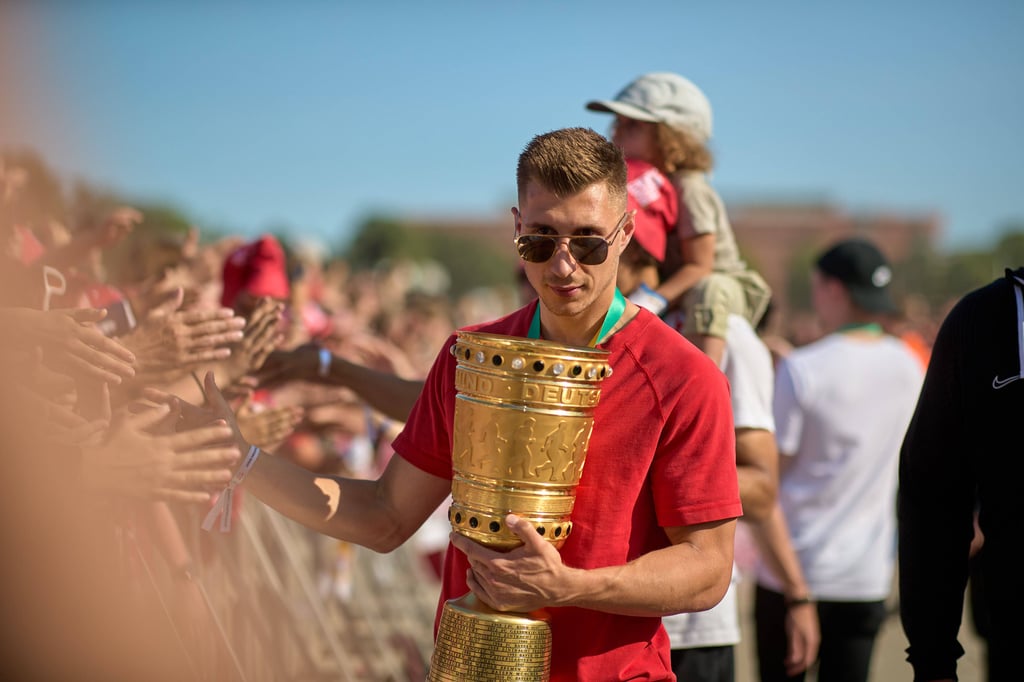 Willi Orban hier nach dem Gewinn des DFB-Pokals.