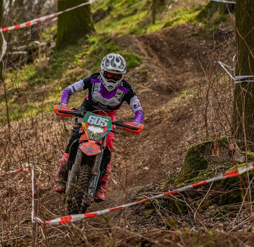 Nic Matthias aus Parchen ist im Enduro-Sport erfolgreich unterwegs und startet demnächst bei den Six Days in Bergamo.
