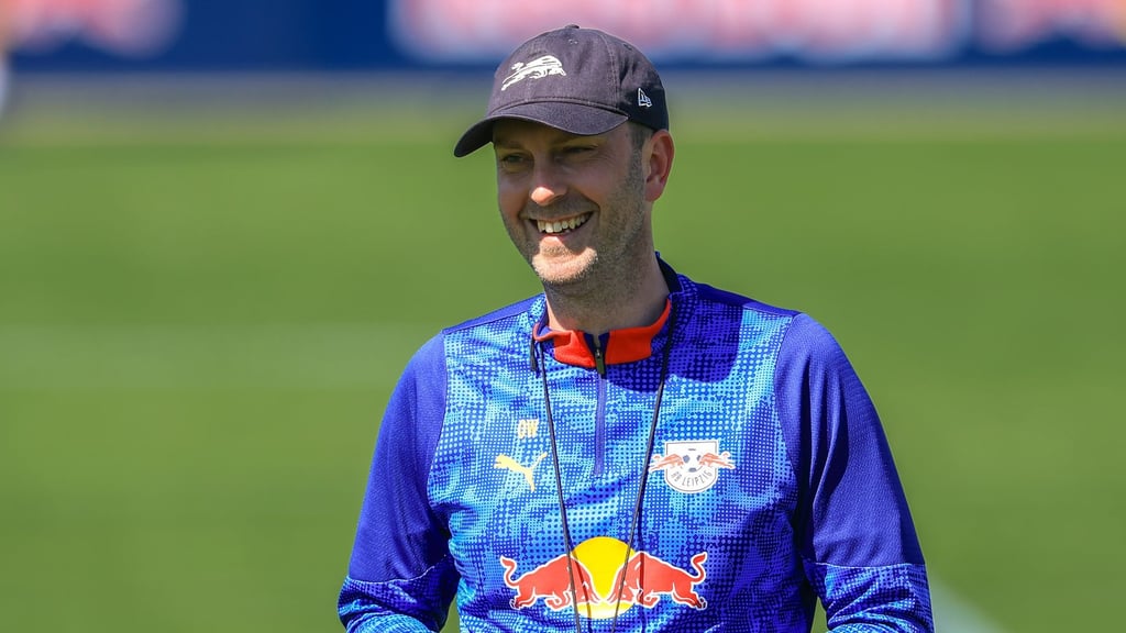 RB Leipzigs Trainer Ole Werner freut sich über den nächsten Neuzugang.