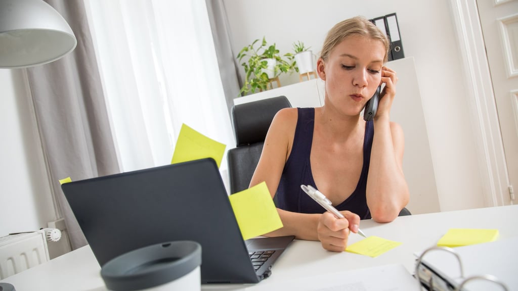 Die zunehmende Informationsflut im Berufsalltag erfordert Priorisierung und Organisation.