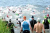 Beim Triathlon sind die Disziplinen Schimmen. Radfahren und Laufen nacheinander zu absolvieren.