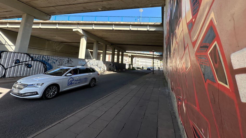 Die Ringbrücke, die über die Sudenburger Wuhne in Magdeburg führt, wurde anders gebaut als die Bröckel-Brücken.