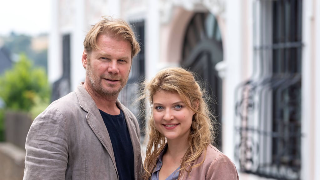 Die Kommissare Karina Szabo und Robert Winkler geraten in der neuen Folge des Erzgebirgskrimis in ein dunkles Geflecht aus Vergangenheit und Gegenwart.