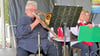 Stephan Senftleben auf der Bühne beim Elbauenfest. 