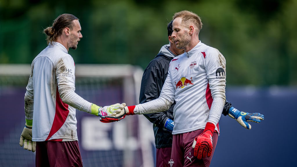 Der Platzhirsch bleibt im Tor: Peter Gulacsi.