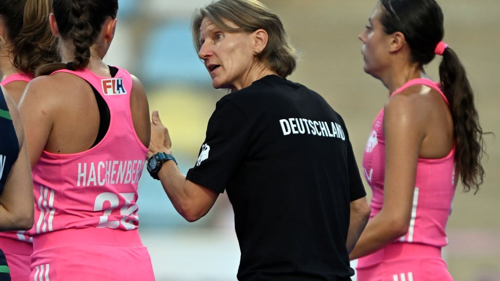 Bundestrainerin Janneke Schopman hat noch viel Arbeit.