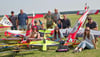 Jung und Alt frönt beim  Modellflugclub (MFC) Jessen mit gleicher Freude demselben Hobby.