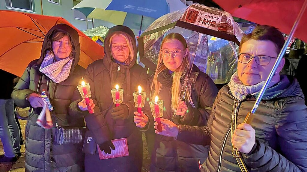 So schön kann es auch in diesem Jahr wieder werden: zum gemeinsamen Weihnachtssingen und zum Weihnachtsmarkt.