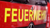 Die Feuerwehr ist zu einem Strohballenbrand auf einem Feld bei Jena ausgerückt. (Symbolfoto)