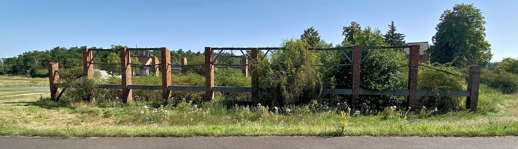 Einer der vier Lost Places in Plötzky ist die Alte Ziegelei. Von ihr ist nur noch das Fundament übrig geblieben.