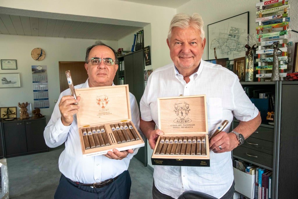 Lutz Brüning hat mit einem Geschäftspartner eine Zigarrenfabrik in Nicaragua gekauft und vermarktet die Marke unter dem Namen „Don Alzuro“.