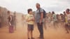 Sergi Lopéz (r) als Luis und Bruno Núñez als sein Sohn Estéba in einer Filmszene.