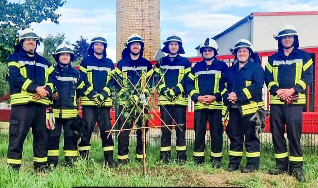An der Baumpflanz-Challenge beteiligen sich aktuell tausende Feuerwehren bundesweit. Etwas für die Umwelt zu tun und gleichzeitig zu zeigen, wie viel Spaß Ehrenamt machen kann, das lassen sich auch die Feuerwehren der Börde nicht nehmen.