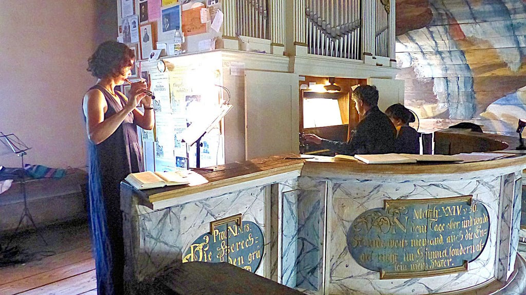 Maria Lobeck und Frank Zimpel spielen in der Barockkirche Burgkemnitz Stücke von Torelli, Bach, Walther, Bartholdy und Bolling.