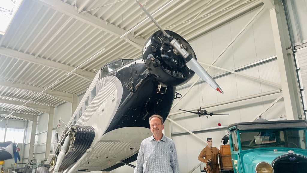 Clemens Aulich hat das Luftfahrt Museum in Wernigerode gegründet. Dort stellte er seine Sammlung an Flugobjekten aus.