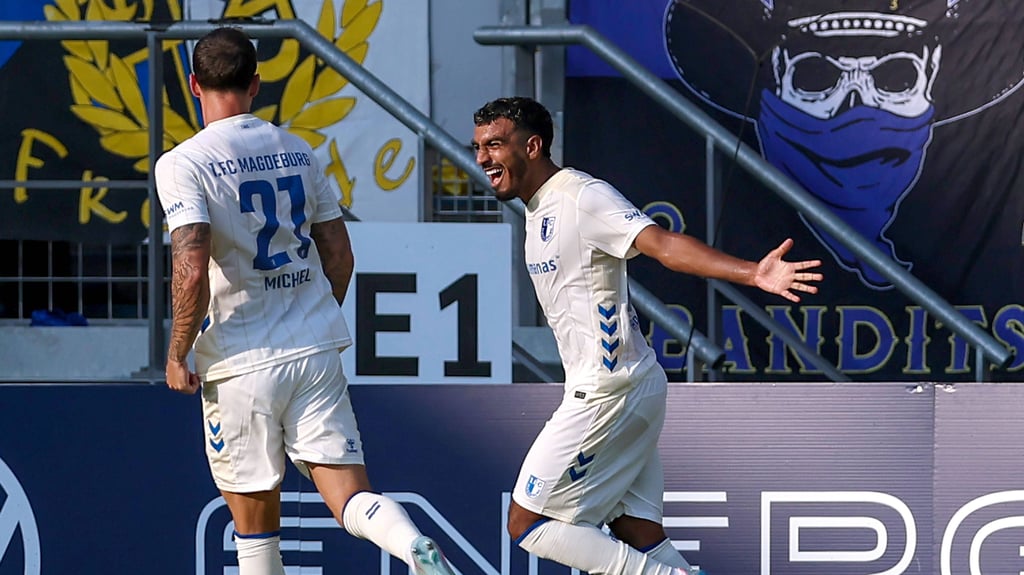 Rayan Ghrieb (rechts) schoss den 1. FC Magdeburg in die zweiten Runde des DFB-Pokals.