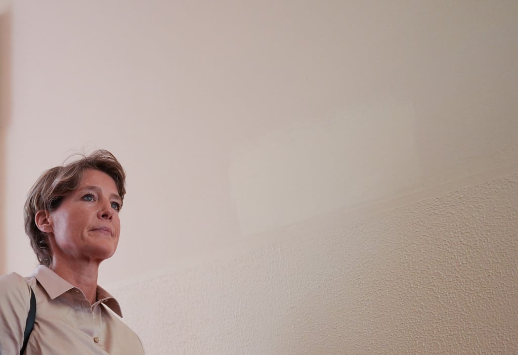 Christina Block auf dem Weg zum Sitzungssaal im Strafjustizgebäude.