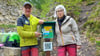 Marianne und Uwe Lauer aus Blankenburg an der Stempelstelle 80 der Burgruine Regenstein.