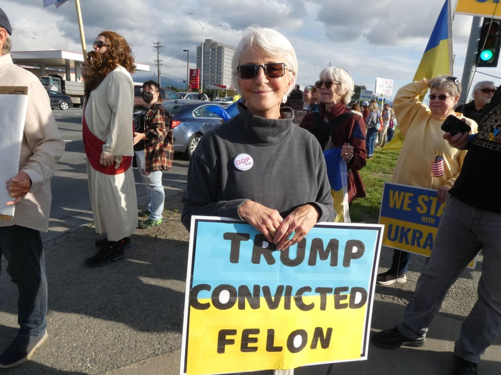 Petra kann nicht verstehen, warum Trump dem Kremlchef „den roten Teppich“ ausrollt.