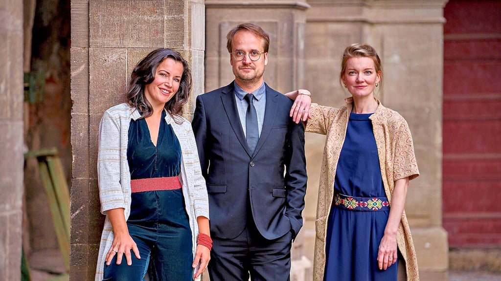 Das Trio „Rosenroth“ ist in Coswig zu erleben. Es gastiert in der Katzenmusik-Reihe des Simonettihaus-Vereins im historischen Festsaal des Gebäudes.