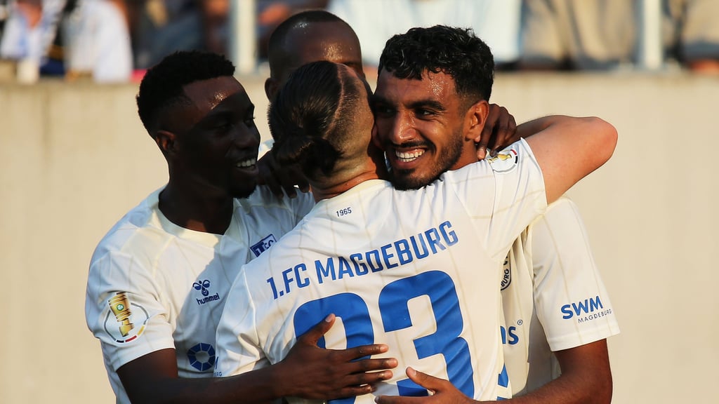 Rayan Ghrieb (rechts) zog mit dem 1. FC Magdeburg in die zweiten Runde des DFB-Pokals.