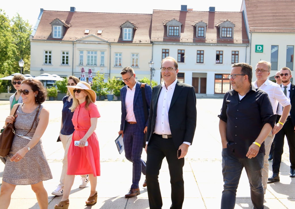 Bundesminister Alexander Dobrindt zu Besuch in Bernburg.
