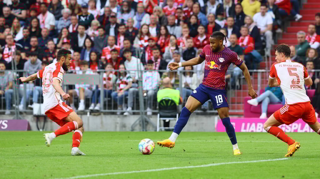 Nkunku in einem Spiel für RB gegen die Bayern.