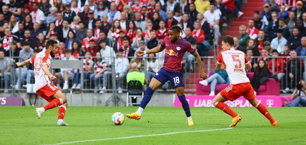 Nkunku in einem Spiel für RB gegen die Bayern.