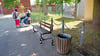 In der Grünanlage am Schloßplatz treffen sich gern Alkoholtrinker. 