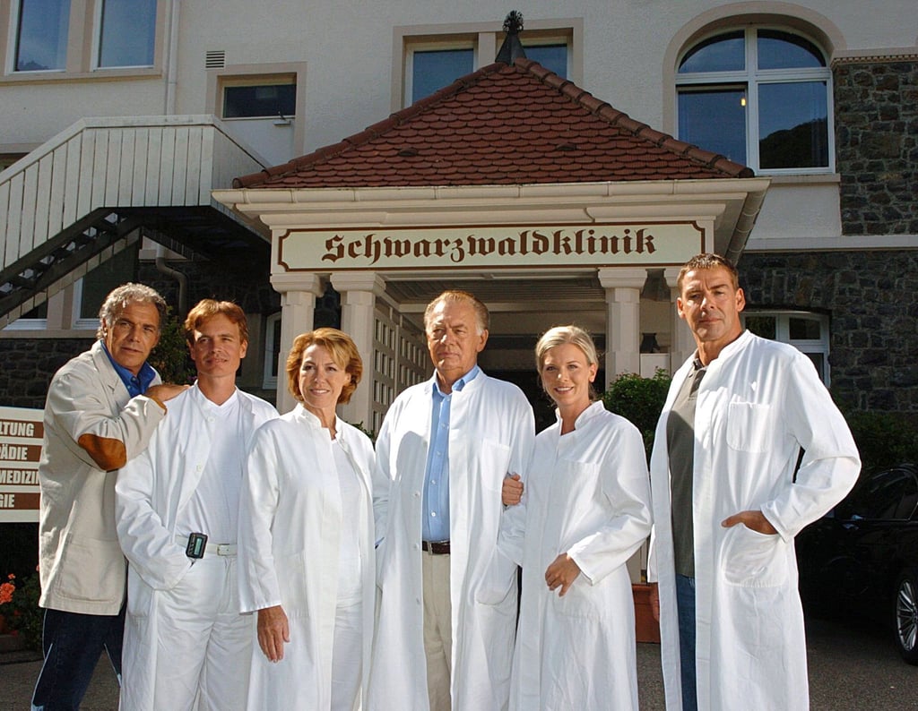 Kohlund als Professor Vollmers in der Serie „Die Schwarzwaldklinik“. (Archivbild)