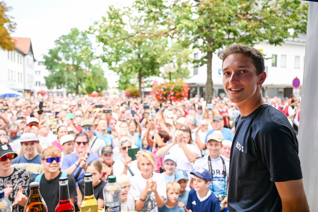 Florian Lipowitz wird in seiner Heimat begeistert empfangen.