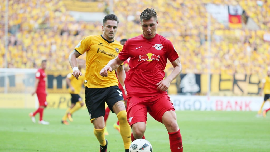 Willi Orban (RB Leipzig) und Pascal Testroet (hinten) im DFB-Pokal 2016.